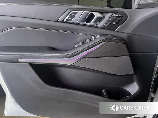 BMW X7 (G07) 2023 Белый из Кореи, фото 6