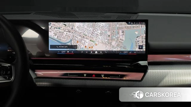 BMW 5 Series (G60) 2025 Серебристо-серый из Кореи, фото 6