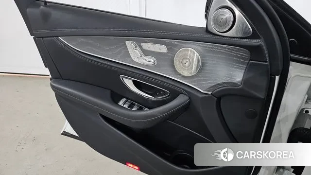 Mercedes-Benz E-Class W213 2022 Белый из Кореи, фото 6