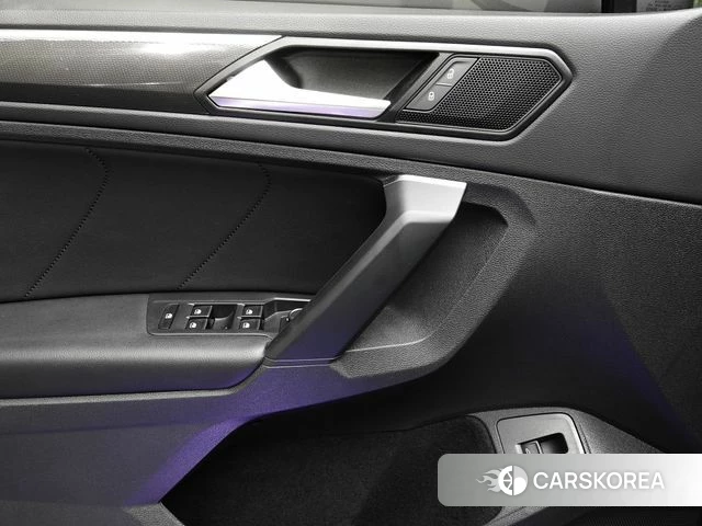 Volkswagen Tiguan second Generation 2020 Черный из Кореи, фото 6