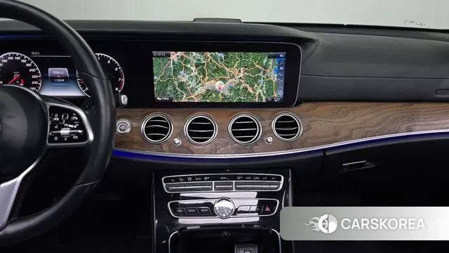 Mercedes-Benz E-Class W213 2018 Белый из Кореи, фото 6