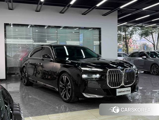 BMW 7 series 2023 Черный из Китая, фото 6