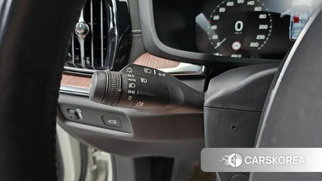 Volvo V60 Cross-Country 2nd Generation 2020 Серебряный из Кореи, фото 6