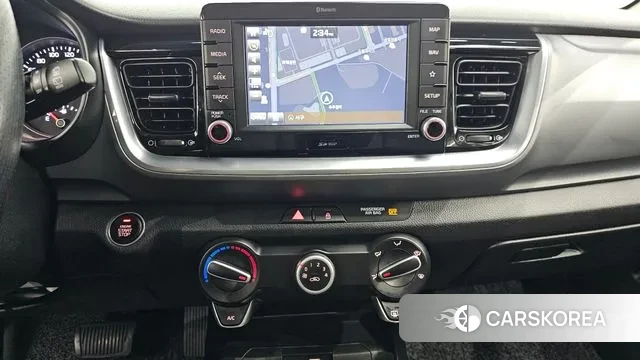 Kia Stonic 2018 Белый из Кореи, фото 6