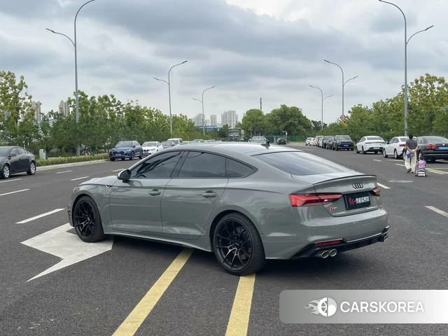 Audi S5 2023 Серебристо-серый из Китая, фото 6