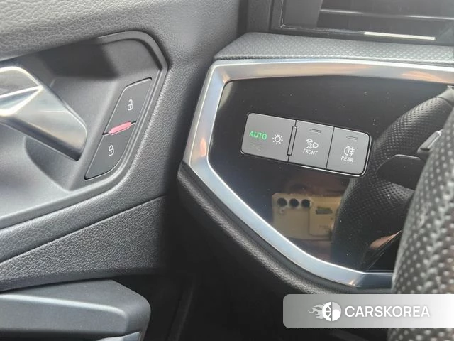 Audi Q3 (F3) 2023 Белый из Кореи, фото 6