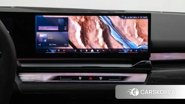 BMW 5 Series (G60) 2024 Черный из Кореи, фото 6