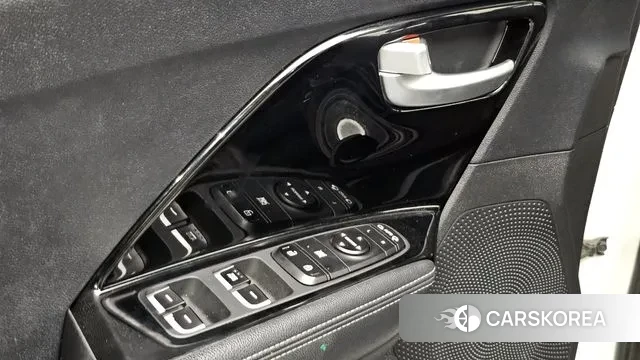 Kia Niro 2018 Белый из Кореи, фото 6