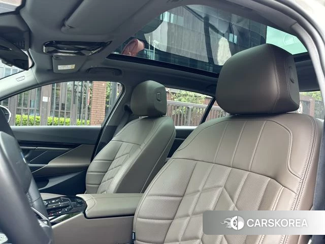 BMW 5 series 2024 Белый из Китая, фото 6