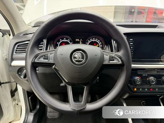 Skoda Komick 2022 Белый из Китая, фото 6