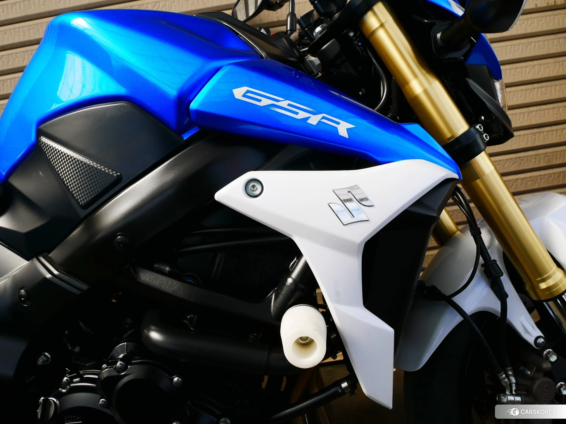 Проданный Suzuki GSR750 ABS id 4380036 из Японии, фото 6