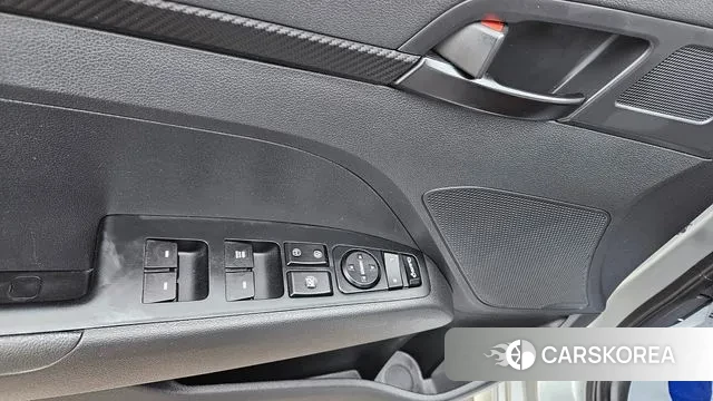 Hyundai Avante AD 2018 Серебристо-серый из Кореи, фото 6