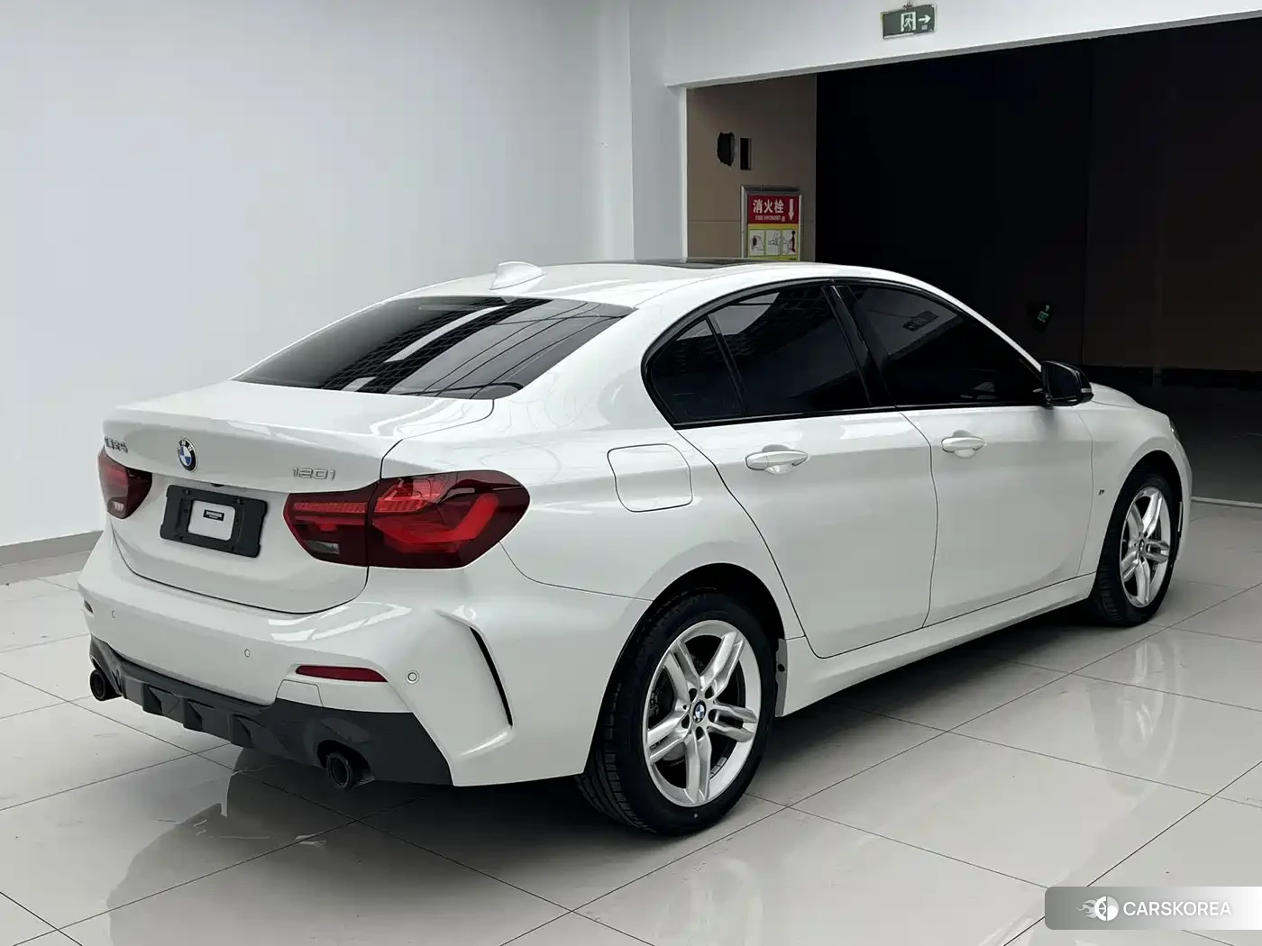 BMW 1 series 2023 Белый из Китая, фото 6