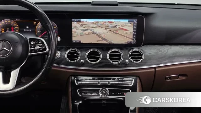 Mercedes-Benz E-Class W213 2018 Черный из Кореи, фото 6