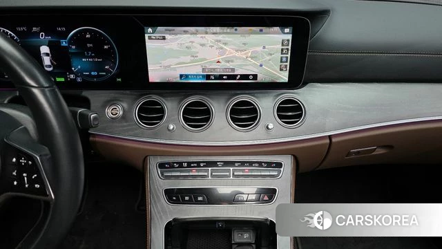 Mercedes-Benz E-Class W213 2022 Серебристо-серый из Кореи, фото 6