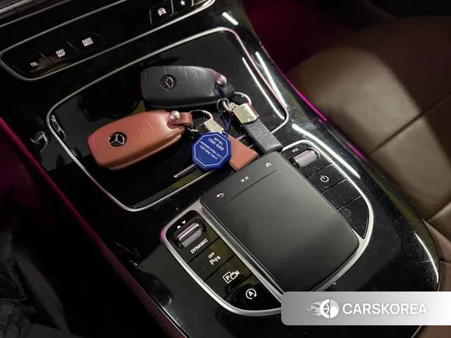 Mercedes-Benz E-Class W213 2021 Серебряный из Кореи, фото 6