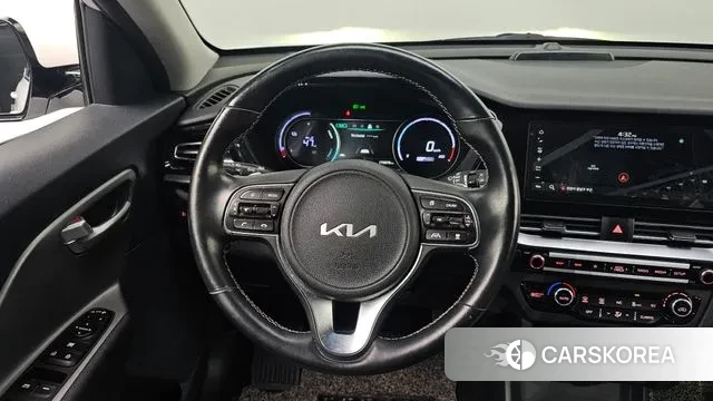Kia Niro Plus 2022 Белый из Кореи, фото 6