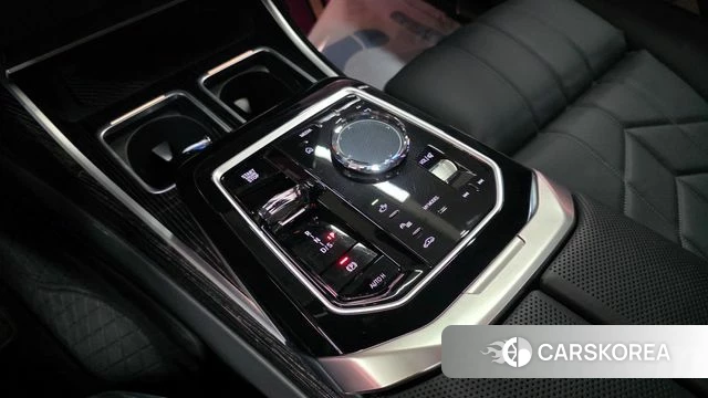 BMW 7 Series (G70) 2024 Серебряный из Кореи, фото 6