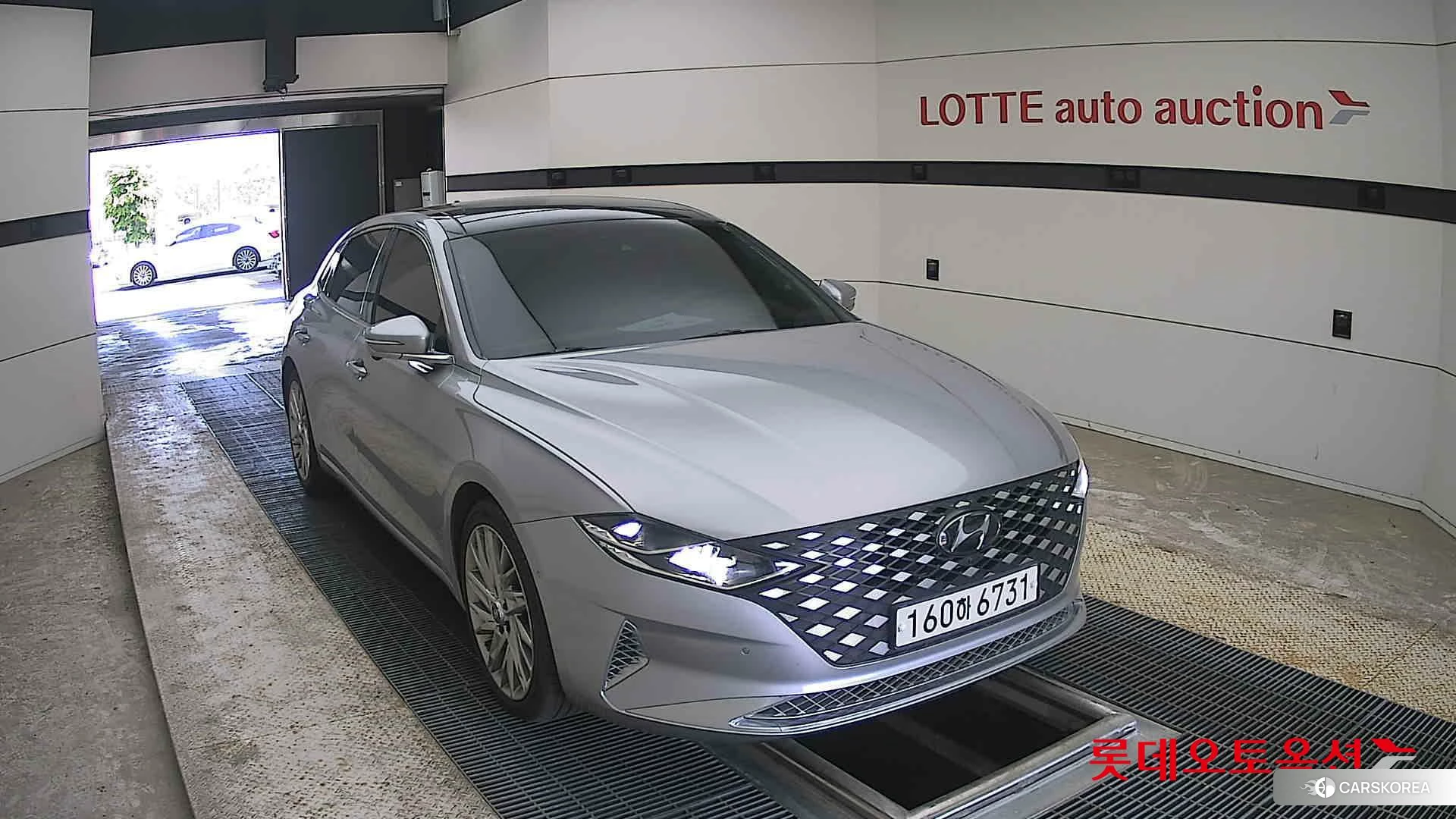 Hyundai Grandeur 2022 Shimmering Silver Metallic из Кореи, фото 6