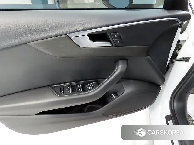 Audi A4 (B9) 2018 Белый из Кореи, фото 6