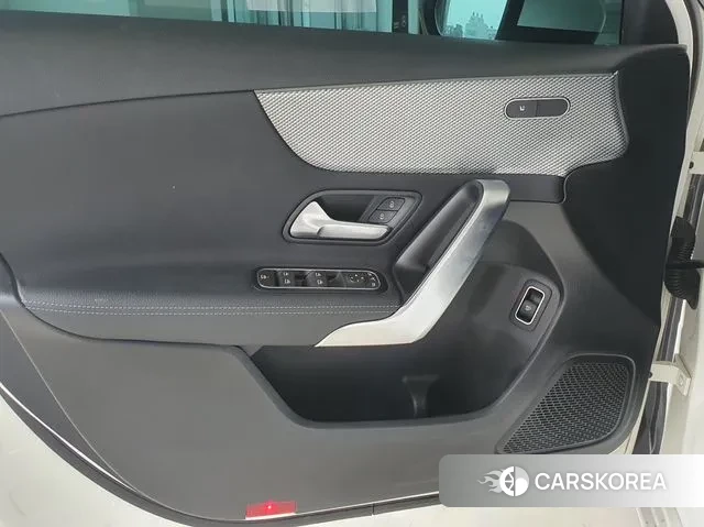 Mercedes-Benz A-Class W177 2022 Белый из Кореи, фото 6