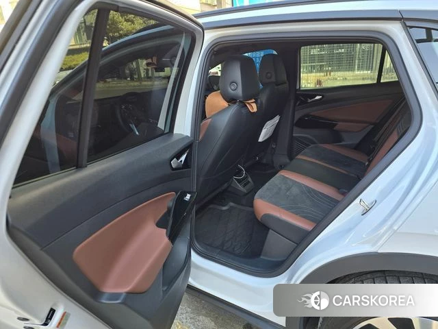 Volkswagen ID.4 2023 Белый из Кореи, фото 6