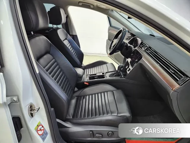 Volkswagen Passat GT (B8) 2018 Белый из Кореи, фото 6