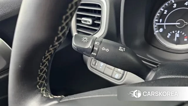 Hyundai Venue 2021 Белый из Кореи, фото 6