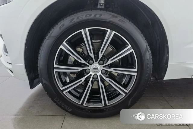 Volvo XC60 2021 Белый из Китая, фото 6