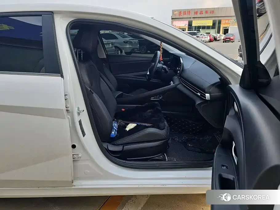 Hyundai Elantra 2025 Белый из Китая, фото 6