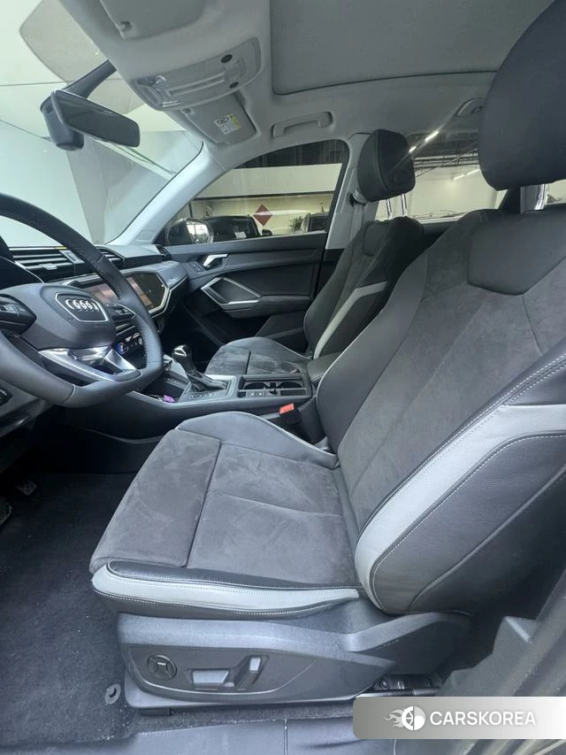 Audi Q3 2022 Темно-серый из Китая, фото 6