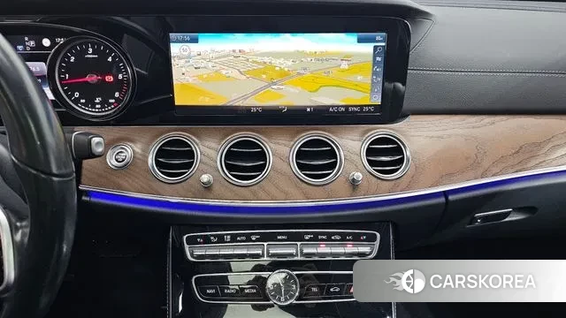 Mercedes-Benz E-Class W213 2019 Белый из Кореи, фото 6