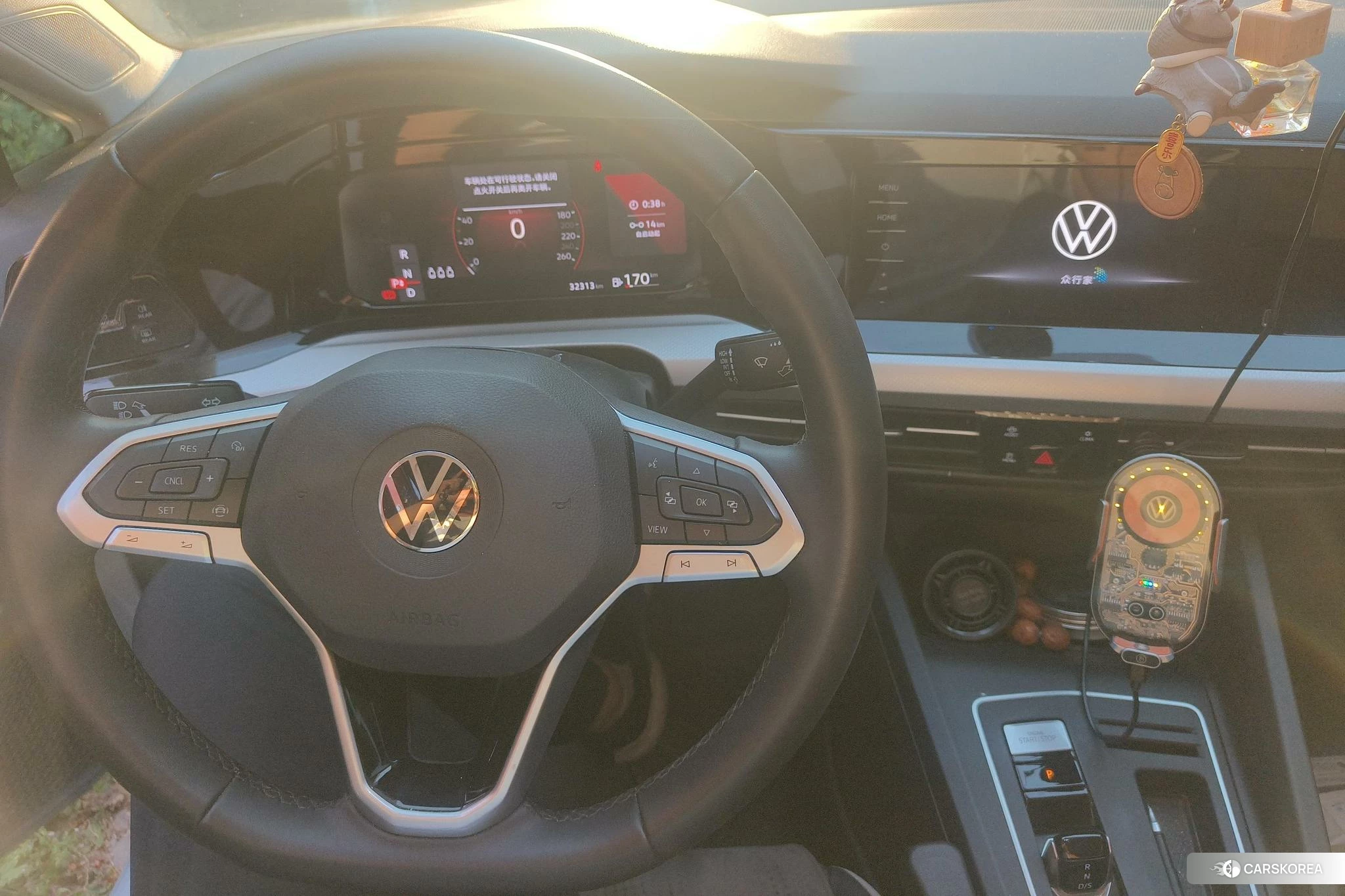 Volkswagen Golf 2024 Белый из Китая, фото 6