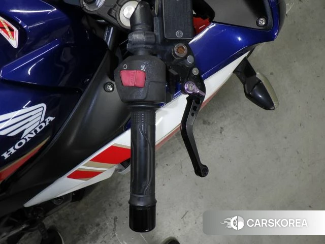 Проданный Honda CBR250R ABS id 3997082 из Японии, фото 6