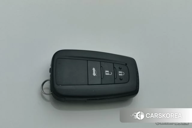 Toyota Corolla 2023 Белый из Китая, фото 6
