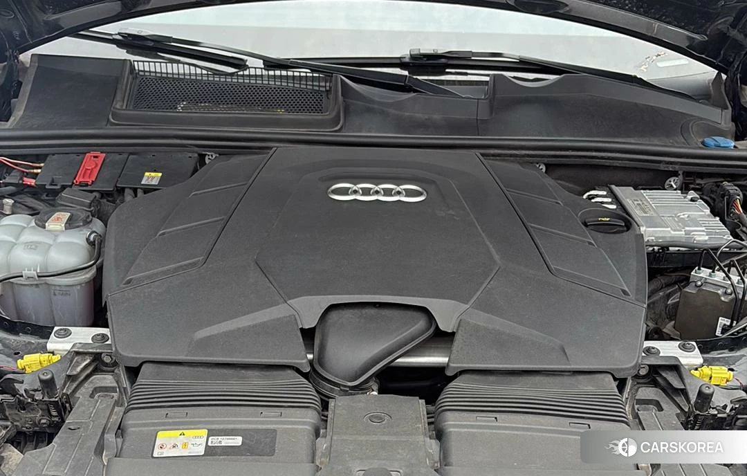 Audi Q7 2020 Черный из Китая, фото 6