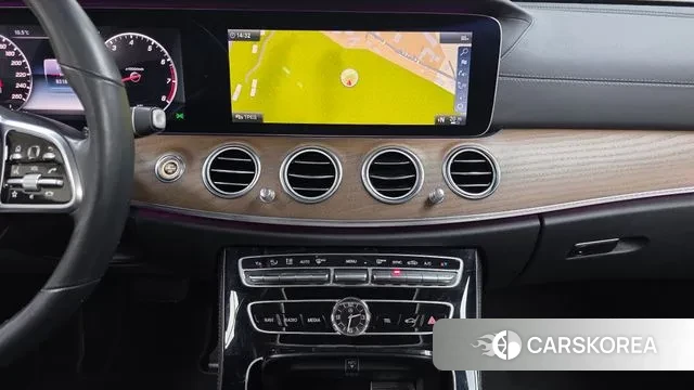 Mercedes-Benz E-Class W213 2018 Серый из Кореи, фото 6