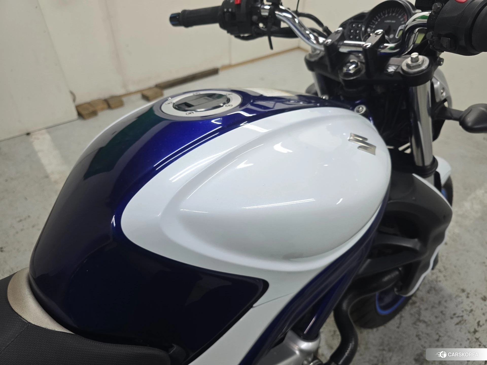 Suzuki GLADIUS 400 ABS id 4192832 из Японии 6