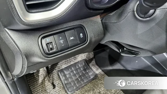 Hyundai Venue 2021 Серебристо-серый из Кореи, фото 6