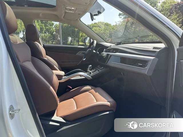 Geely Automobile Boyue 2021 Белый из Китая, фото 6