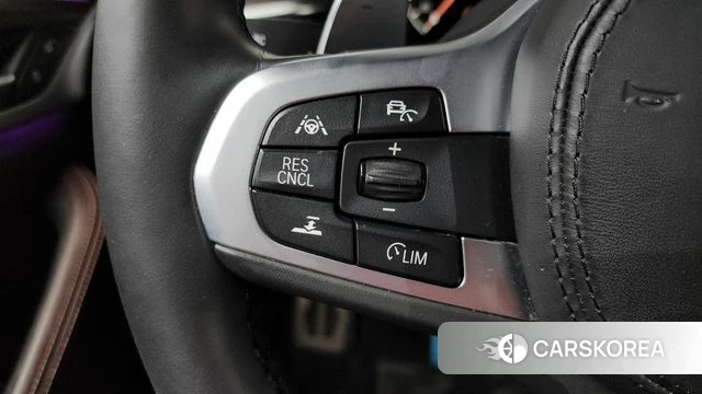 BMW 5 Series (G30) 2019 Светло-серебряный цвет из Кореи, фото 6