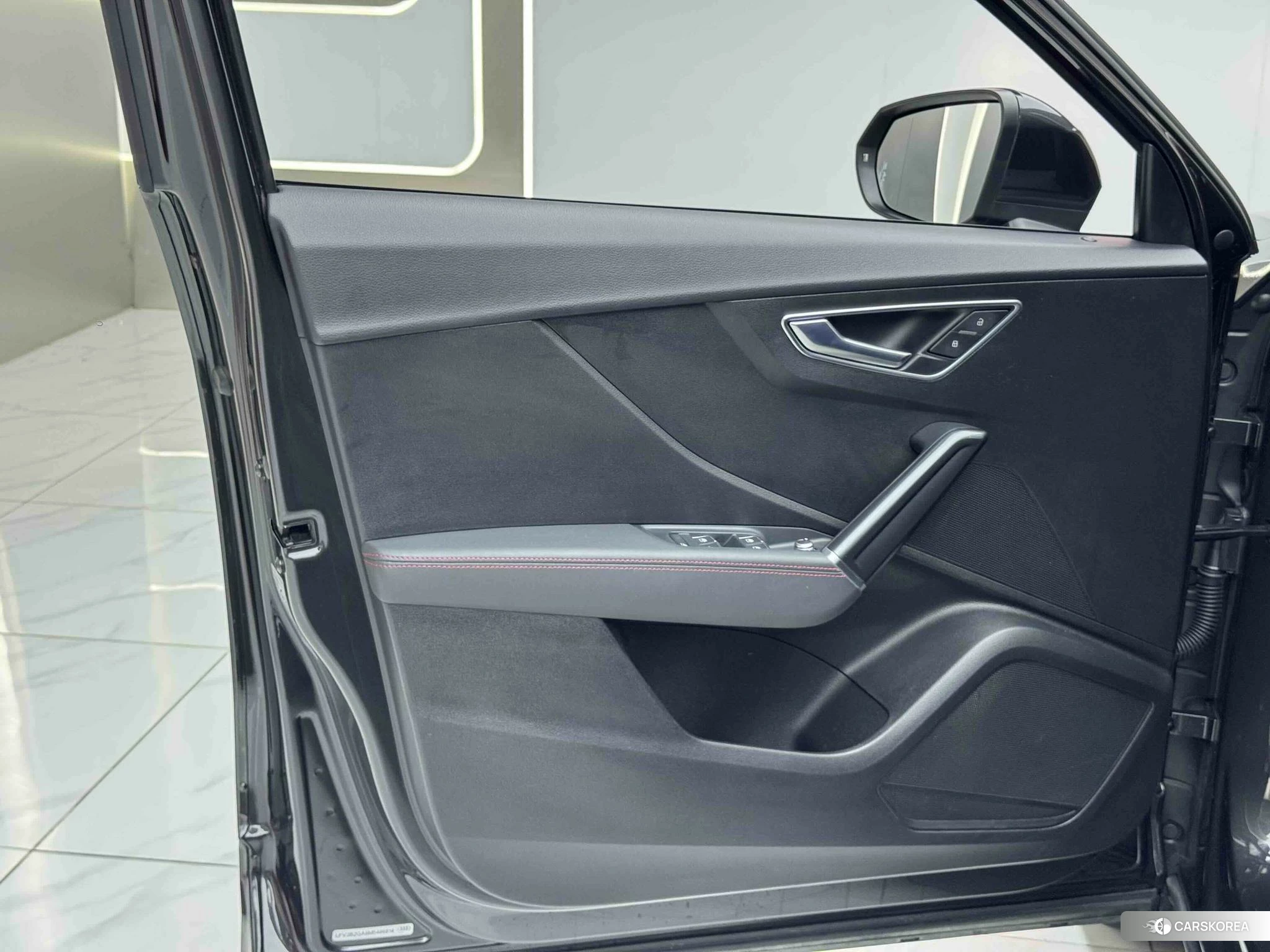 Audi Q2L 2021 Черный из Китая, фото 6