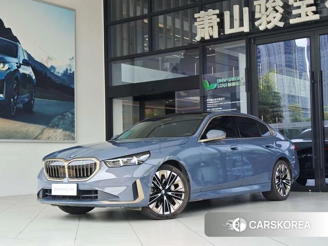 BMW 5 series 2024 Синий из Китая, фото 6