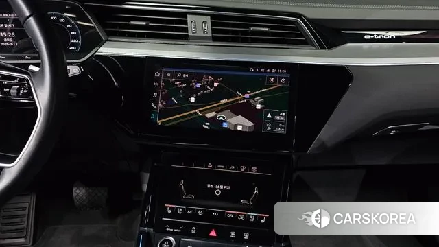 Audi e-Tron 2022 Синий из Кореи, фото 6