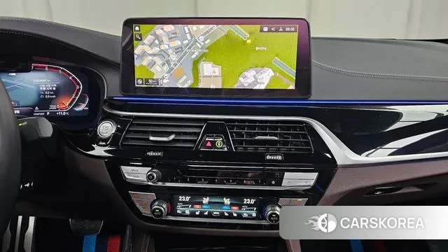 BMW 5 Series (G30) 2023 Белый из Кореи, фото 6