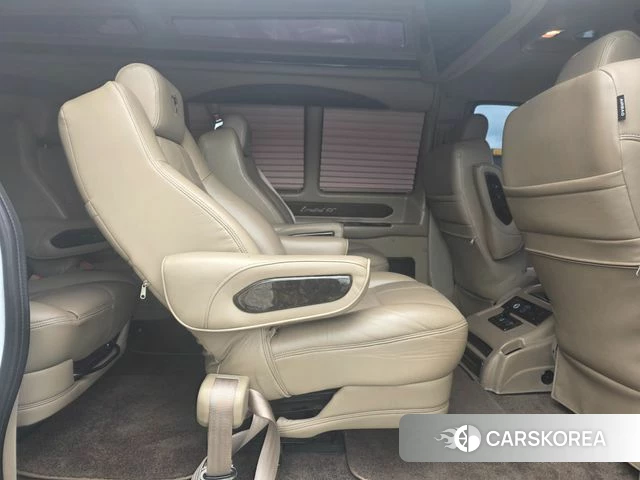 Chevrolet Express Van 2018 Белый из Кореи, фото 6
