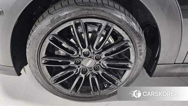 Mini Cooper Convertible 2023 Черный из Кореи, фото 6