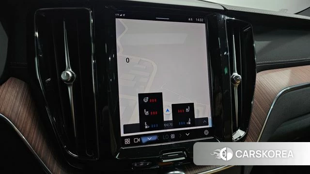 Volvo XC60 second Generation 2023 Черный из Кореи, фото 6