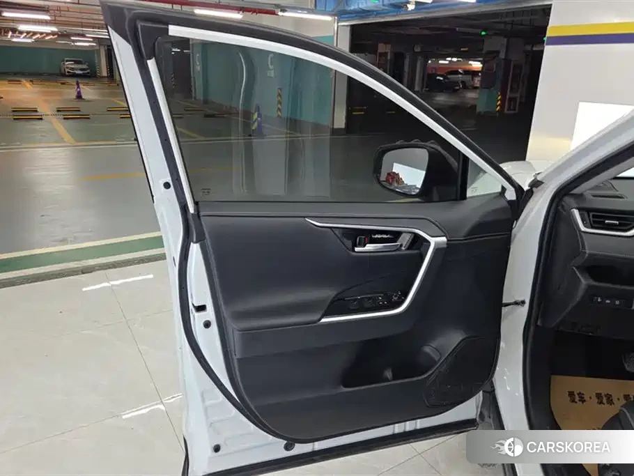 Toyota RAV4 Rongfang 2021 Белый из Китая, фото 6