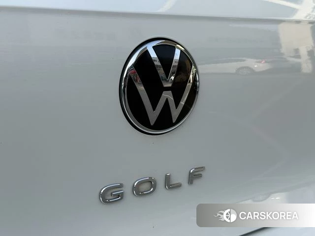 Volkswagen Golf 2024 Белый из Китая, фото 6